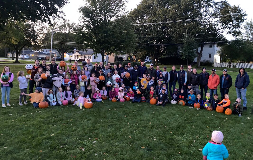Bears Guides teams up with Illini Princesses from the Valley Nation for a pumpkin decorating party!